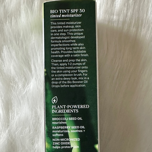 Well People Bio Tint SPF 30 Tinted Moisturizer Broad Spectrum SPF 30 Sunscreen - Picture 6 of 7